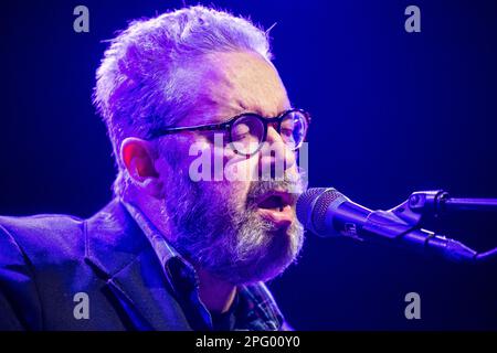 Copenaghen, Danimarca. 17th, febbraio 2023. Il duo di musica americana The Handsome Family si esibisce in un concerto dal vivo all'Hotel Cecil di Copenhagen. Qui il cantante e musicista Brett Sparks è visto dal vivo sul palco. (Photo credit: Gonzales Photo - Dejan Obretkovic). Foto Stock