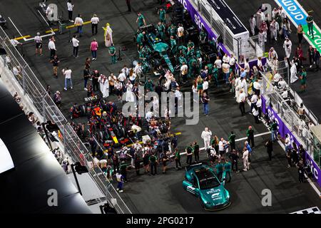 Griglia di partenza: FIA Aston Martin Safety Car, 11 PEREZ Sergio (mex), Red Bull Racing RB19, 14 ALONSO Fernando (spa), Aston Martin F1 Team AMR23, durante la Formula 1 STC Saudi Arabian Grand Prix 2023, 2nd° round del Campionato del mondo di Formula uno 2023 dal 17 al 19 marzo, 2023 sul circuito di Jeddah Corniche, a Jeddah, Arabia Saudita - Foto: Florent Gooden/DPPI/LiveMedia Foto Stock