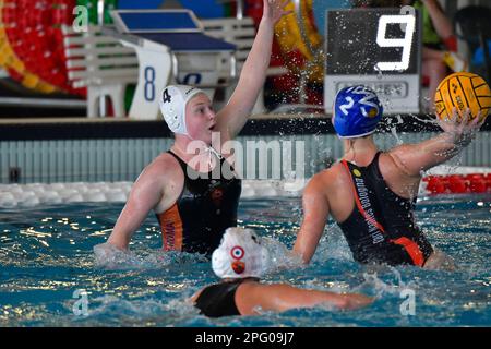 Roma, Italia. 18th Mar, 2023. Lavinia Papi (SIS Roma) durante il SIS Roma vs Bologna match del campionato nazionale italiano di pallanuoto Serie A1 al Polo Natatorio Ostia di Roma il 18 marzo 2023 (Credit Image: © Roberto Bettacchi/Pacific Press via ZUMA Press Wire) SOLO PER USO EDITORIALE! Non per USO commerciale! Foto Stock