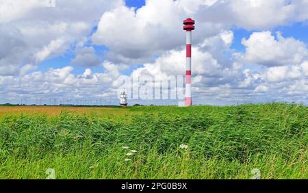 Vecchio e nuovo faro, Balje, santuario degli uccelli selvatici Nordkehdingen, distretto di Stade, Germania Foto Stock