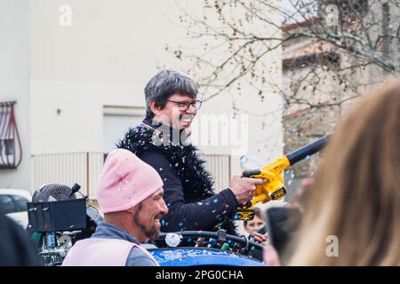 Loriol sur Drome, Francia - 19 marzo 2023: «Fete des Bouviers». Festa del Pastore nel sud della Francia a Loriol sur Drome. Corso Francia. Foto Stock