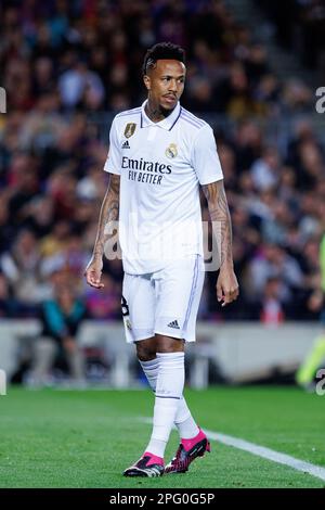 Barcellona, Spagna. 19th Mar, 2023. Militao in azione durante la partita di LaLiga tra il FC Barcelona e il Real Madrid CF allo Stadio Spotify Camp Nou di Barcellona, Spagna. Credit: Christian Bertrand/Alamy Live News Foto Stock