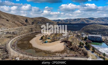 Parco acquatico in inverno vicino a Boise Idaho presso la diga di Lucky Peak Foto Stock