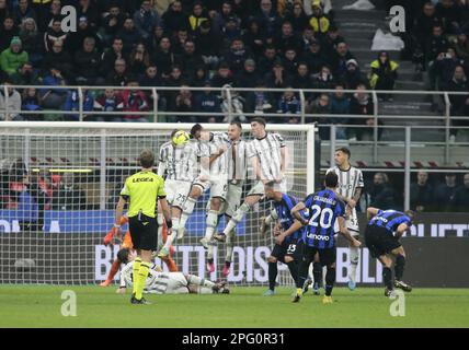 Milano, Italia. 19th Mar, 2023. Durante la Serie Italiana Una partita di calcio tra FC Internazionale e Juventus FC, il 19 marzo 2023 allo Stadio Giuseppe Meazza di San Siro, Milano. Photo Nderim Kaceli Credit: Independent Photo Agency/Alamy Live News Foto Stock