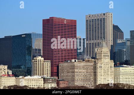 Chicago, Illinois, Stati Uniti. Una parte dello skyline della città che si innalza ad ovest di Grant Park. Foto Stock