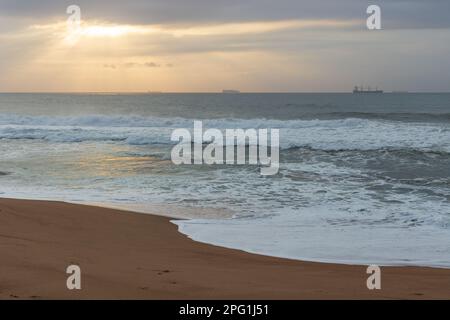 Umdloti Beach è un piccolo villaggio turistico sulla costa settentrionale di KwaZulu-Natal. Foto Stock