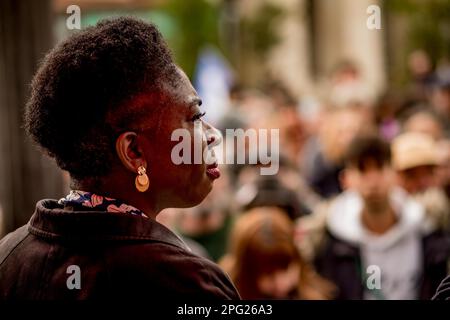 Daniele Obono. Riunione dei NUPES a Place de Stalingrad a Parigi per definire il seguito del movimento contro la riforma delle pensioni.#no russia Foto Stock