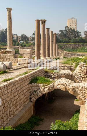 Colonne e cisterne romane a Kom el-Dikka, Alessandria, Egitto Foto Stock