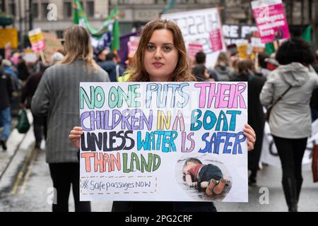 marzo annuale che segna la Giornata antirazzista delle Nazioni Unite, dalla sede centrale della BBC a Portland Place a un raduno a Whitehall. Foto Stock