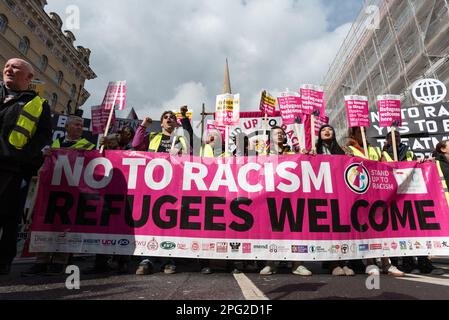 marzo annuale che segna la Giornata antirazzista delle Nazioni Unite, dalla sede centrale della BBC a Portland Place a un raduno a Whitehall. Foto Stock