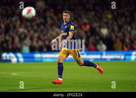 Fabian Schar del Newcastle United durante la partita della Premier League al City Ground di Nottingham. Data immagine: Venerdì 17 marzo 2023. Foto Stock