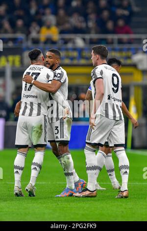 Milano, Italia. 19th Mar, 2023. Felip Kossic (17) della Juventus segna per 0-1 e festeggia con Bremer (3) durante la Serie Una partita tra Inter e Juventus a Giuseppe Meazza a Milano. (Photo Credit: Gonzales Photo/Alamy Live News Foto Stock