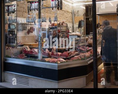 Boucherie des Abesses, nella zona di Montmartre di Parigi, reso famoso dal film, Amelie Foto Stock