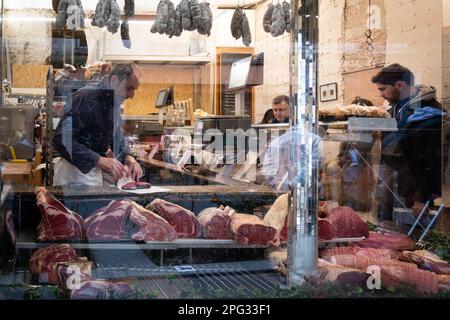 Boucherie des Abesses, nella zona di Montmartre di Parigi, reso famoso dal film, Amelie Foto Stock