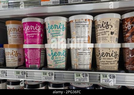 Il costo dei gelati è aumentato in modo significativo negli ultimi anni, 2023, New York City, USA Foto Stock