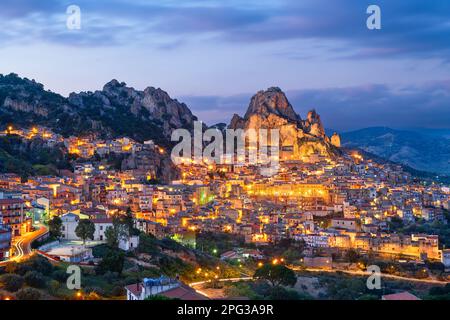 Gagliano Castelferrato, Italia in Sicilia al tramonto. Foto Stock