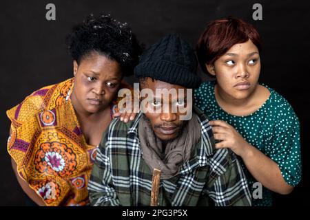 Tre persone diverse, tutte provenienti dalla nazione arcobaleno del Sudafrica Foto Stock