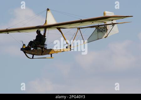 Elliots of Newbury Eton TX.1 G-ALPS, at Shuttleworth Collection, Old Warden, Biggleswade, Bedfordshire, Inghilterra, Regno Unito. Foto Stock