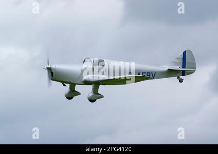 Miles Whitney Straight, G-AERV, Shuttleworth Air Display, Old Warden, Biggleswade, Bedfordshire, Inghilterra, Regno Unito. Foto Stock