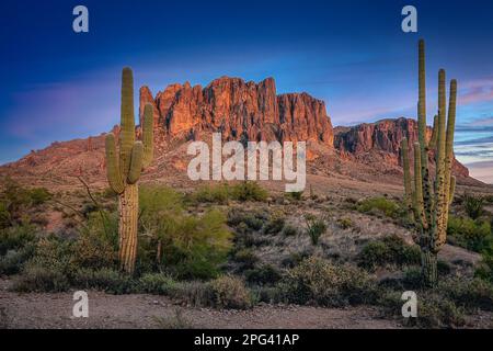 Le Superstition Mountains al Lost Dutchman state Park Foto Stock