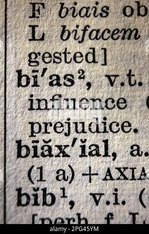 Definizione del bias della parola sulla pagina del dizionario, primo piano Foto Stock