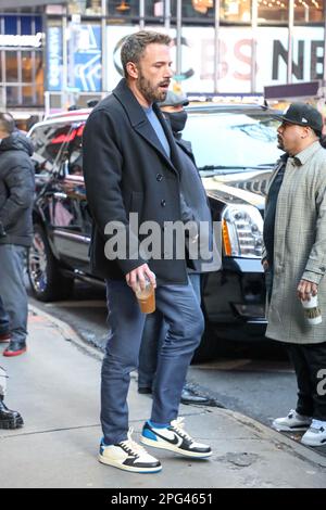 New York City. US, 20/03/2023, ben Affleck è visto fuori 'l'America di buon mattino' il 20 marzo 2023 a New York City. Credit: Brazil Photo Press/Alamy Live News Foto Stock