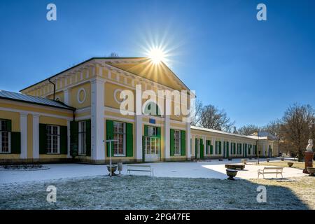 Colonnato di sale e Prati sorgenti minerali nel parco termale - grande città termale ceca Frantiskovy Lazne (Franzensbad) - Repubblica Ceca - Europa Foto Stock