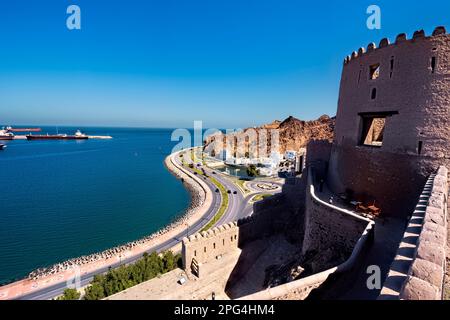 La Corniche di Mutrah e il Golfo di Oman, Muscat, Oman Foto Stock