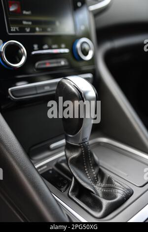 Dettaglio del cambio manuale di un'auto Foto Stock