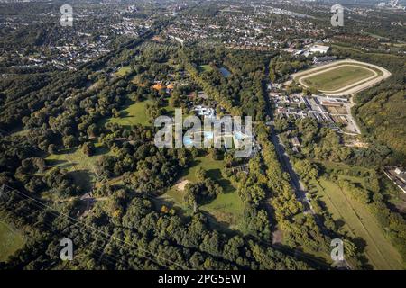 Vista aerea, GelsenTrabPark Trabrennbahn e Revierpark Nienhausen nel quartiere Feldmark a Gelsenkirchen, nella zona della Ruhr, nella Renania settentrionale-Vestfalia, Germa Foto Stock