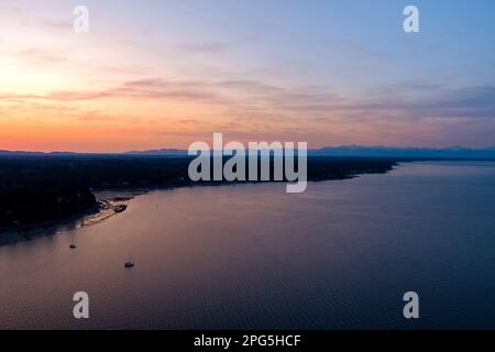 Tramonto sul Puget Sound da Olympia, Washington Foto Stock