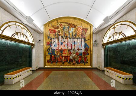 San Pietroburgo, Russia - 24 dicembre 2021: Interno della stazione della metropolitana Zvenigorodskaya. Foto Stock