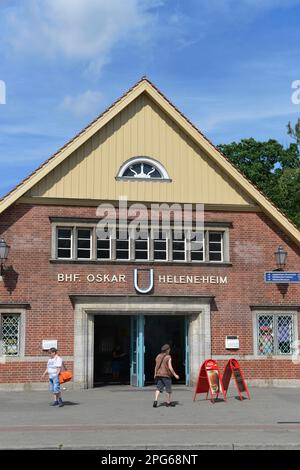 Stazione della metropolitana Oskar-Helene-Heim, Dahlem, Steglitz-Zehlendorf, Berlino, Germania Foto Stock