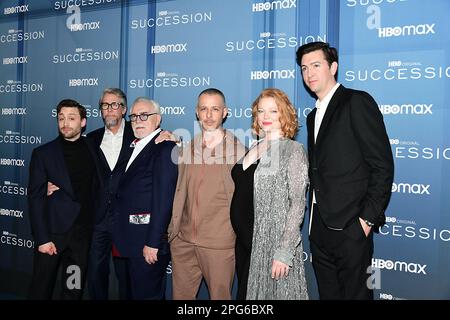 Kieran Culkin, Alan Ruck, Brian Cox, Jeremy strong, Sarah Snook, E Nicholas Braun partecipano alla prima del tappeto rosso 'Succession' di HBO per l'ultima stagione il 20 marzo 2023 al Jazz al Lincoln Center di New York, New York, USA. Robin Platzer/ Twin Images/ Credit: Sipa USA/Alamy Live News Foto Stock