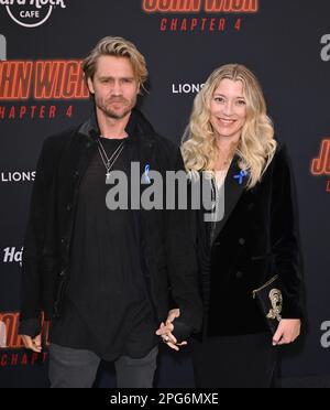 Los Angeles, Stati Uniti. 20th Mar, 2023. Chad Michael Murray & Sarah Roemer alla prima per 'John Wick: Chapter 4' al TCL Chinese Theatre di Hollywood. Picture Credit: Paul Smith/Alamy Live News Foto Stock