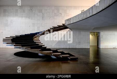 Brasilia, Brasile. 13th Mar, 2023. Costruzione del Ministero degli Affari Esteri a Brasilia da parte dell'architetto Oscar Niemeyer. Credit: Britten/dpa/Alamy Live News Foto Stock