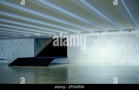 Brasilia, Brasile. 13th Mar, 2023. Costruzione del Ministero degli Affari Esteri a Brasilia da parte dell'architetto Oscar Niemeyer. Credit: Britten/dpa/Alamy Live News Foto Stock