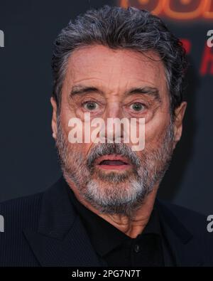 HOLLYWOOD, LOS ANGELES, CALIFORNIA, USA - 20 MARZO: L'attore, produttore e regista inglese Ian McShane arriva alla Los Angeles Premiere di Lionsgate 'John Wick: Chapter 4' tenutasi presso il TCL Chinese Theatre IMAX il 20 marzo 2023 a Hollywood, Los Angeles, California, Stati Uniti. (Foto di Xavier Collin/Image Press Agency) Foto Stock