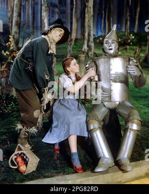 Il mago di Oz 1939 Scarecrow, Dorothy & Tin Man Foto Stock