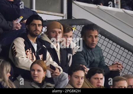 BREDA, PAESI BASSI - 13 MARZO: Sydney van Hooijdonk e Pierre van Hooijdonk durante la partita olandese di Keukenkampioendivisie tra NAC Breda e Jong Ajax allo stadio Rat Verlegh il 13 marzo 2023 a Breda, Paesi Bassi (Foto di Joris Verwijst/Orange Pictures) Foto Stock