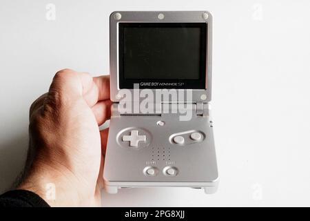 In questa illustrazione. Nintendo Game Boy Advance SP 'SP sta per Special Project', rilasciato per la prima volta nel 2002, ora fuori produzione. Si stima che il Foto Stock