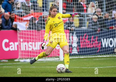 Mary Earps (27), portiere del Manchester United, durante la partita di Quarter-Final della Lewes FC Women contro Manchester United Women fa Cup al Dripping Pan, Lewes, Sussex, Regno Unito, il 19 marzo 2023 Foto Stock
