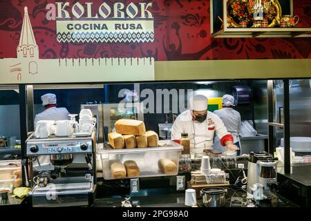 Città del Messico, Polanco, El Palacio de Hierro, grande magazzino di lusso, sala da pranzo Kolobok cucina russa, cucina chef cucina, uomo uomini maschio, adulto Foto Stock