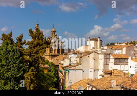 Vista sui tetti della città di Granada in Andalusia, Spagna meridionale, nella zona vicino alla cattedrale. Foto Stock