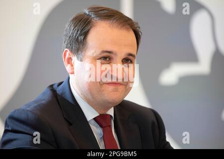 Dusseldorf, Germania. 21st Mar, 2023. Nathanael LIMINSKI, capo della Cancelleria di Stato della Renania settentrionale-Vestfalia, ritratto, ritratto, immagine singola ritagliata, motivo singolo, Nella Cancelleria di Stato di Duesseldorf, 03/21/2023, Credit: dpa/Alamy Live News Foto Stock