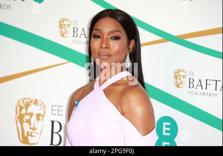 Angela Bassett partecipa agli EE BAFTA Film Awards 2023 alla Royal Festival Hall di Londra. Foto Stock