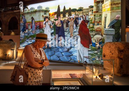 All'interno del Museo Archeologico Regionale di Madrid ad Alcala de Henares, provincia di Madrid, Spagna. Il Museo Archeologico Regionale della Comunità Foto Stock