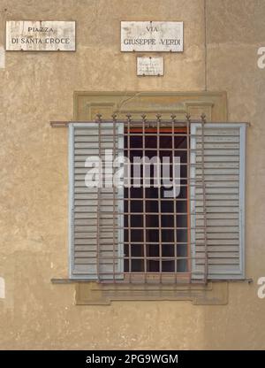 Finestra di strada stretta a Firenze Italia Foto Stock