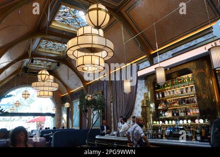 Art Deco interno di Café en Seine, Dawson Street Dublino Irlanda Foto Stock