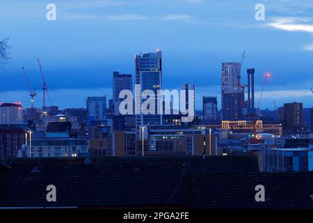 Una mattinata noiosa attraverso il centro di Leeds Foto Stock